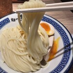 麺や兼虎 - 三河屋製麺の麺はモッチモチ。味玉の黄身はトロリ