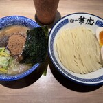 麺や兼虎 - 味玉濃厚つけ麺1300円。写真は麺300g