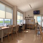 あぐり食堂 ほっと - 店内。
土佐の長閑な風景を望める。