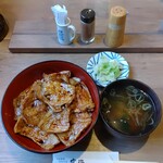 炭焼豚丼 空海 - 炭焼豚丼ロース（1300円）✨