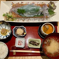 対馬のどぐろとイカ活き造り 博多 魚蔵 都ホテル店 - 