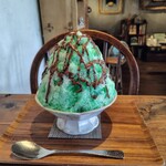 CAFE Megane Shobou - 側面圖