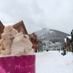 MILKISSIMO - 函館山を眺めながら食べる本店の味♪　　　　（外は、－5℃）