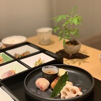 丸の内一丁目 しち十二候 - 華松花堂弁当