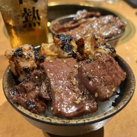 ホルモン焼肉 富や 栄店 - 
