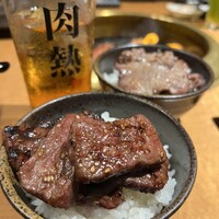ホルモン焼肉 富や 栄店 - 