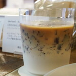 トイロ珈琲店 - コーヒーゼリーオレ（630円）