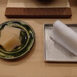 日本橋蛎殻町 すぎた - ガリ、指拭き