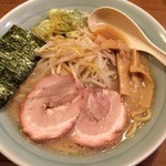 麺通 - らーめん（背油醤油）アブラ多め 680円