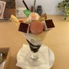 Neko◯cafe - ねこまるパフェ 880円❗️