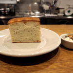 スガハラ - パン & マスカルポーネ + 胡桃 + 蜂蜜