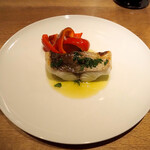 スガハラ - 明石 真鯛のグリル + パプリカのサラダ