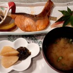 銀のすず - 焼き物、お新香、汁物‥