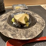 あま木 - 鮑　鮑肝ソース　新銀杏の飯蒸し