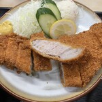 かつ美食堂 - 厚みもたっぷり、でも柔らかーい(#^.^#)