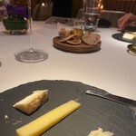 銀座 レカン - ヤギのチーズ
      コンペチーズ
      白カビのチーズ