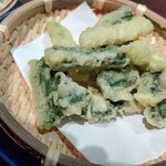 いつもの予算でワンランク上の贅沢 野饗 - 野沢菜漬けの天ぷら