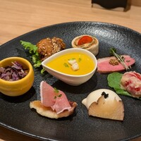 炭火とワインと純米酒 King Momo - 