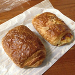 フランス人の店　ボー・スィエル - クロワッサン・ショコラとチーズ