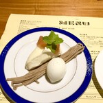 シカゴ - ●デザート
      レアチーズケーキ　自家製いちじくジャム
      モンブランクリームと塩バニラアイス