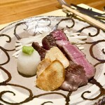 シカゴ - ●ヴィアンド（ステーキ）
      飛騨牛ヒレ肉のステーキ