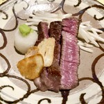 シカゴ - ●ヴィアンド（ステーキ）
      飛騨牛ヒレ肉のステーキ