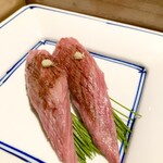 シカゴ - ●スターター（アミューズ）
      飛騨牛の握り寿司