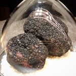 USHIGORO S. - トリュフ