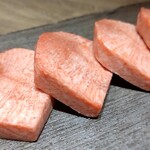 USHIGORO S. - タン