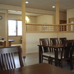 はなぶさ本店 - 店内新しいこしらえですねぇ