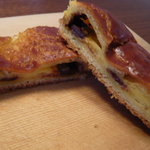 ピュイサンス - チョコレート＆クリームパンの断面