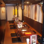 和韓流焼肉　東京富牛 - ゆったりくつろげるお座敷は最大２０名様まで収容可。