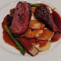 ヌガ - 夏鹿のロースト