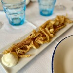 Restaurant Can Majó - イカゲソのフリットのタパス。ライムマヨネーズ添え。
            秒で胃袋に収まります（笑）
            最高か。