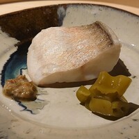 温石 - 白甘鯛の炭火焼き､実山椒醤油､甘長唐辛子のピクルス