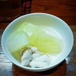 小料理かずよ - お通し　冬瓜と鶏の煮物は出汁が最高！