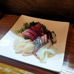 小料理かずよ - 刺盛りはスーパーで買うより安いし…(^_^;