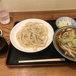 白須うどん - かけうどん並（450円）、替え玉温（200円）、キャベツ（50円）
