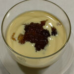 ビストロ　アギャット - とうもろこしのポタージュとコンソメジュレ