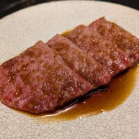 VinIX - 黒毛和牛トモサンカク　タレ焼き