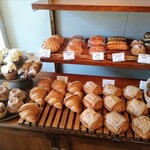 nico - 昼のピーク過ぎ・・・棚に並ぶパン♪