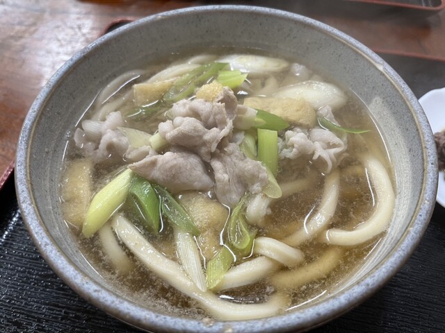 うどんの駅 肉汁うどん かけ 並 760円