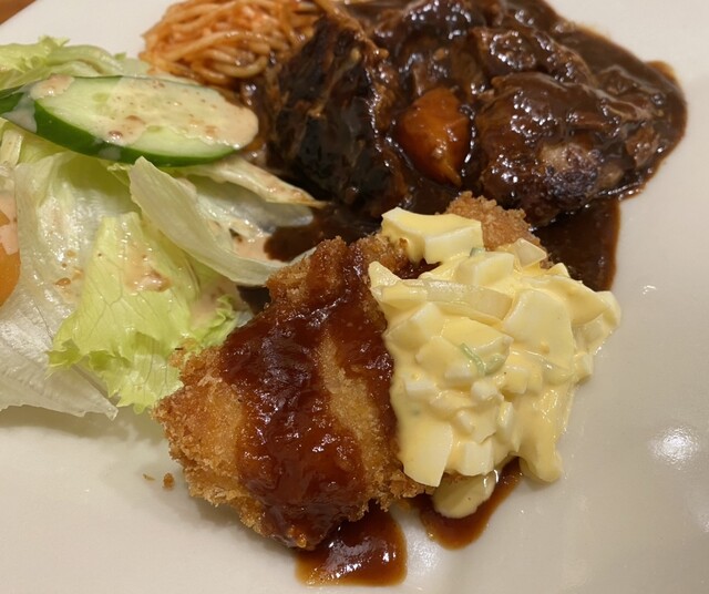 Kitchen Brown photo 3