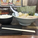 横浜家系ラーメン 魂心家 - 