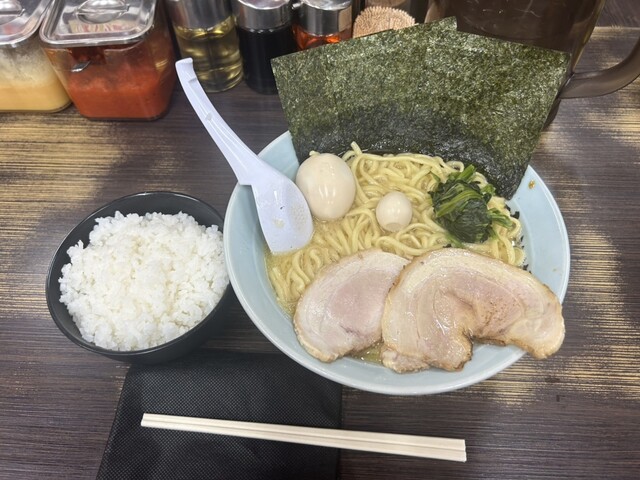 Yokohama Iekei Ramen Konshinya Oosakashinaniku Namba Ten photo 4