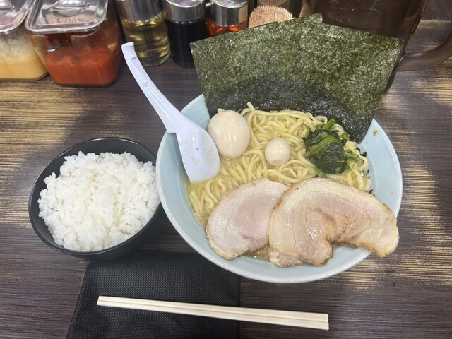 Yokohama Iekei Ramen Konshinya Oosakashinaniku Namba Ten photo 5
