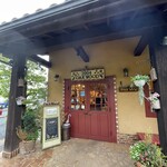 オークウッド - こちらはケーキショップの入り口