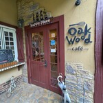 オークウッド - こちらカフェの入り口