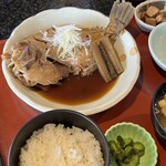 生簀屋 海 - 煮魚御膳