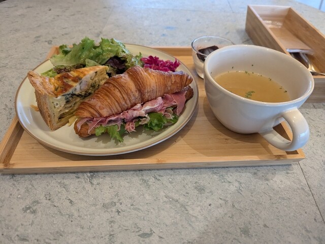 LABO and CAFE YAMAMOTO（ラボ アンド カフェ ヤマモト） - 東八森（カフェ）の写真